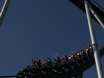 Hoch die Hände, ab dafür: Der Europapark in Rust gehört zu den gefragtesten Zielen der Freizeitpark-Fans.