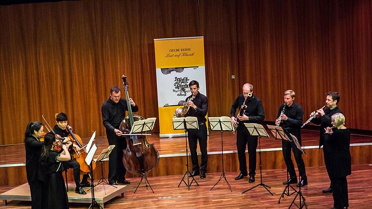 Mit zwei anspruchsvollen Nonetten beeindruckten Solisten des Philharmonischen Orchesters bei ihrem Konzert im Coburger Kongresshaus.Foto: Jochen Berger