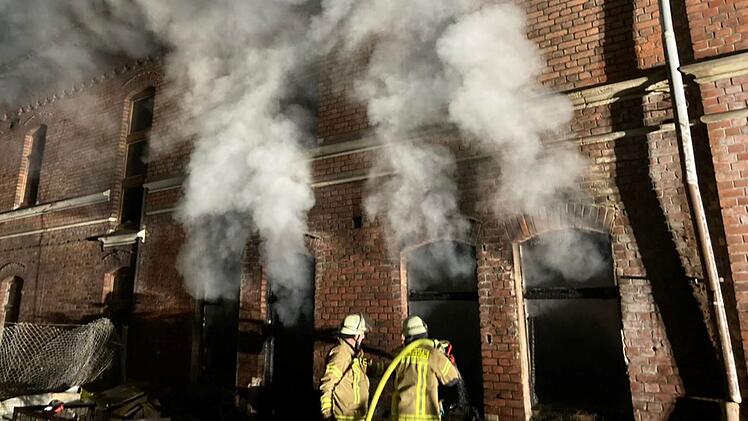 Wohnhausbrand in Probstzella - Feuerwehr Ludwigsstadt eilt zu Hilfe