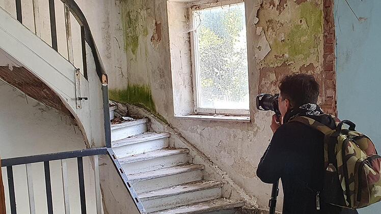 Sie wechselt mehrmals den Blickwinkel Foto: Maria Löffler