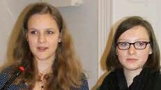 Die CVG-Sch&uuml;lerinnen Maria Lotter und Lena Passing stellten das Projekt vor. Foto: Wolfgang Schoberth