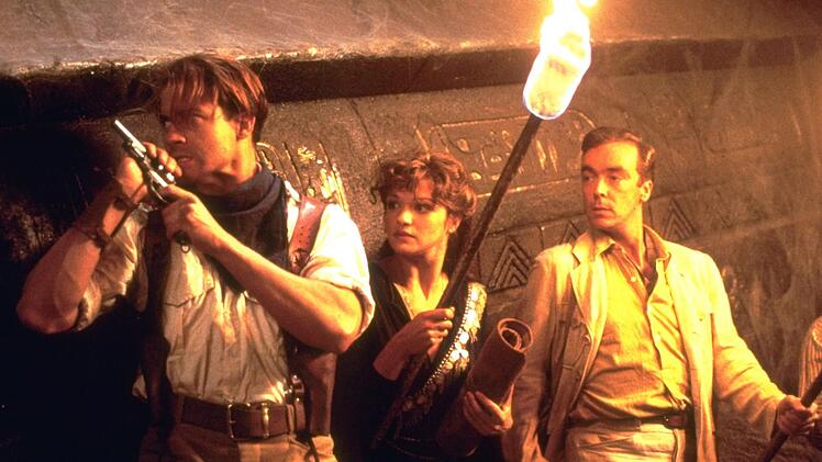 Abenteurer Rick (Brendan Fraser, links) will zusammen mit der Arch&auml;ologin Evelyn (Rachel Weisz) und ihrem Bruder Jonathan (John Hannah) einen Schatz bergen.