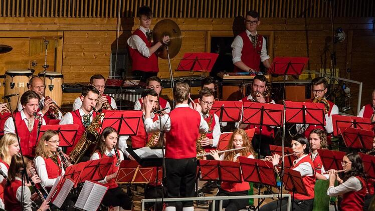 Impressionen vom Weihnachtskonzert in der Franz-Goebel-Halle in RödentalFoto: Vincent Kaibarta