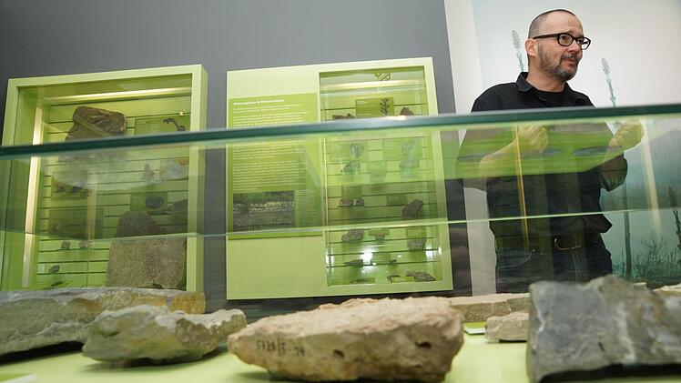 Jochen Ramming erläutert die Sammlung