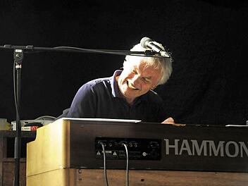 Beatles, Rolling Stones, The Who und viele mehr: Keyboarder Hans Wittmann und seine Bandkollegen lassen es am Samstag krachen.  Foto: privat