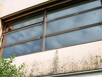 Nach 37 Jahren hat die Mehrzweckhalle in Rannungen Alterspatina angesetzt. Deshalb stehen mittelfristig Sanierungsarbeiten an. Foto: H. Beudert