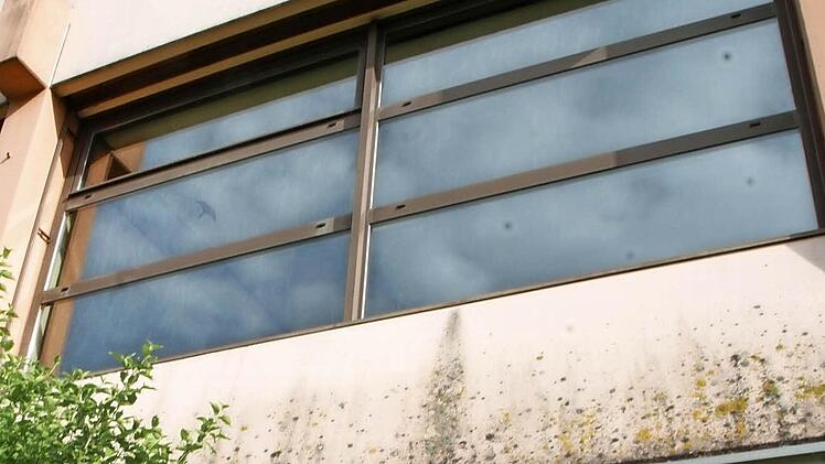 Nach 37 Jahren hat die Mehrzweckhalle in Rannungen Alterspatina angesetzt. Deshalb stehen mittelfristig Sanierungsarbeiten an. Foto: H. Beudert