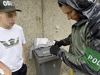 Polizei Rosenheim DEU 30 07 2014 1 Tag im Berufsleben zweier Beamter der Bundespolizeiinspektion R