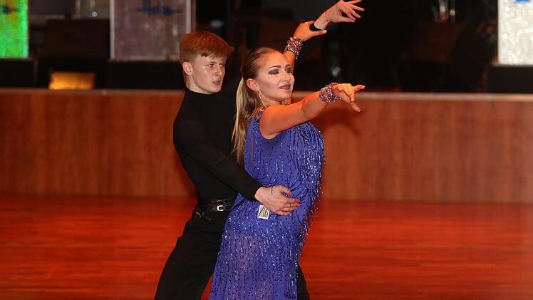 Daniel Schluck und Veronika Obholz, dreifache deutsche Meister, zuletzt 2017 Jugend Latein, vielfache bayerische Meister, WM-Finalisten LateinWolfgang Desombre
