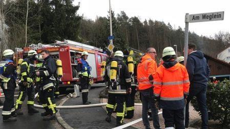 Über 60 Feuerwehrleute waren bei einem Brand in  Bad Bocklet am Mittwochnachmittag im Einsatz.Alexander Marx
