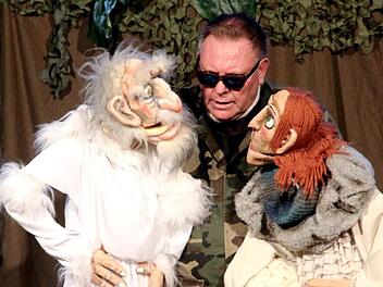 Neville Tranter  gastierte mit seinen Puppen  im Vereinshaus. Richard Sänger