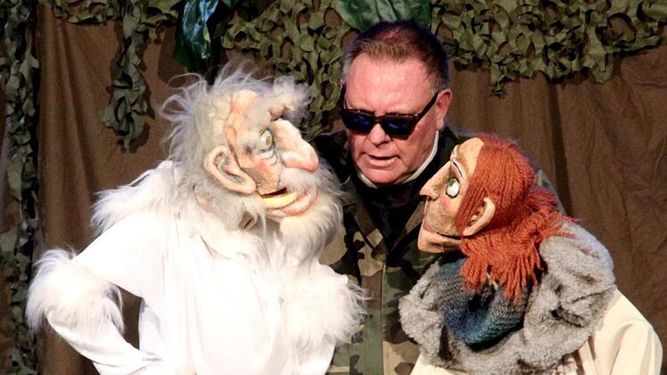 Neville Tranter  gastierte mit seinen Puppen  im Vereinshaus. Richard Sänger