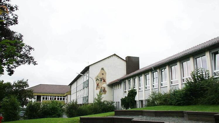 Der Kinderhort wird von der Tagesstätte in die Untersteinacher Schule (Bild) verlegt. Foto: BR/Archiv