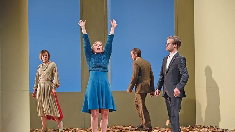 Ewa Rataj, Anna Döing, Stephan Ullrich  und  Eric Wehlan (v. l.) in "Die Zeit und das Zimmer" Martin Kaufhold
