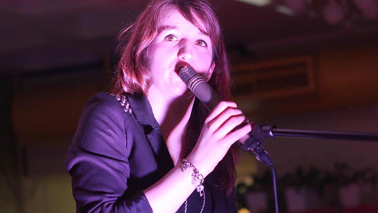 Eva Hempling sang "Impossible".