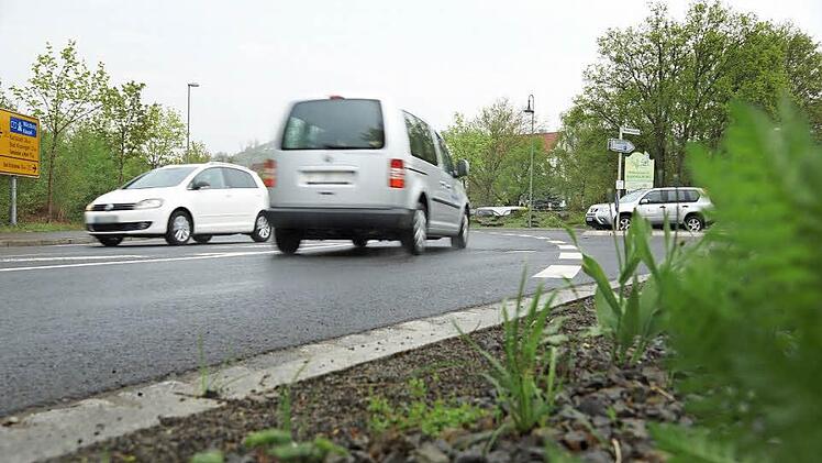 Die Anpassung der Kreuzung Bundesstraße 27/ Weihertorstraße könnte für die Stadt teuer werden. Foto: Arkadius Guzy