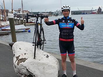 Gut gelaunt vor dem Start zum Race across Germany in Flensburg: Frank Wiley Foto: privat