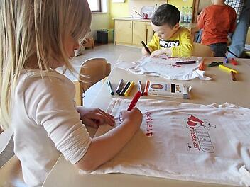 Die Kita Fölschnitz beteiligte sich mit verschiedenen Aktionen am "Tag der gewaltfreien Erziehung".