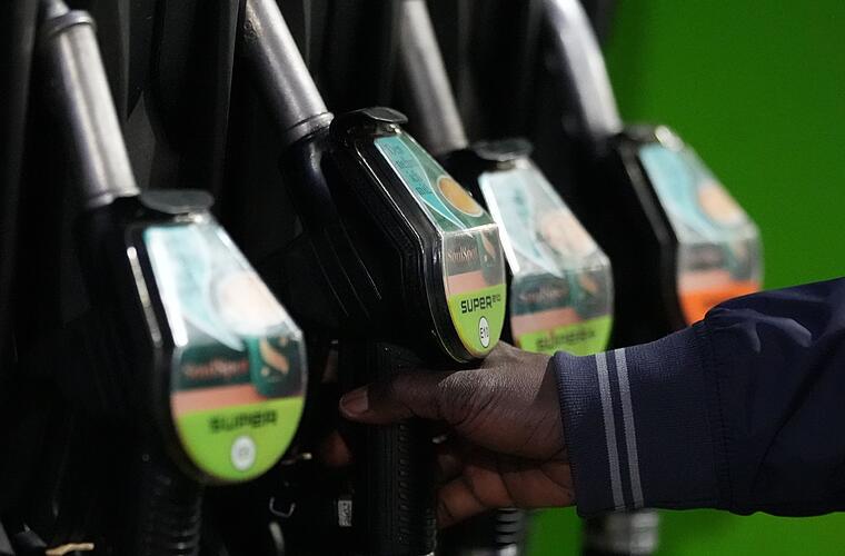 Jetzt kostet auch Super E10 mehr als 2 Euro