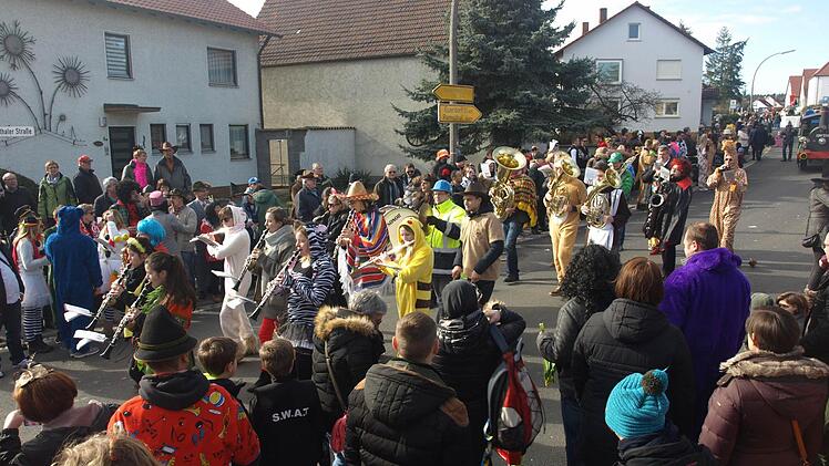 Faschingsumzug in Ebenhausen.  Foto: Stefan Geiger