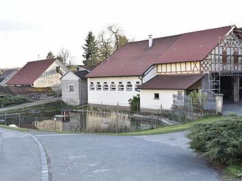 Im Mittelpunkt der Bürgerversammlung in Kottenbrunn stand die Finanzierung der Baumaßnahmen im Rahmen der Dorferneuerung. Foto: Gerold Snater