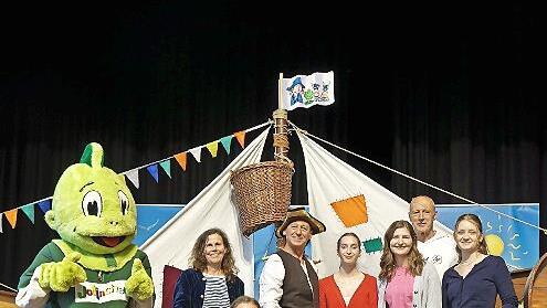 Das AOK-Puppentheaterst&uuml;ck &bdquo;Jolinchens Seereise &ndash; Leinen los!&ldquo; vermittelt Kindern spannend und unterhaltsam, was sie gesund und stark macht.
