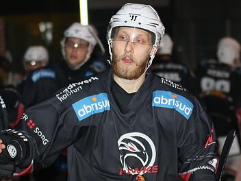 16 Scorerpunkte - darunter zwölf Tore - erzielte Jakub Sramek in den ersten vier Partien. Die Haßfurter Tormaschine will auch gegen den ERSC Amberg und den EHC Bad Aibling seinen Teil zu weiteren Erfolgen beitragen.  Foto: Ralf Naumann