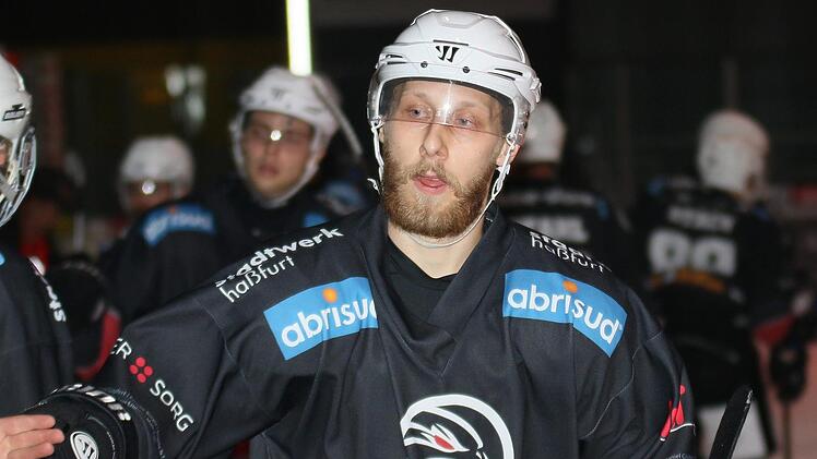 16 Scorerpunkte - darunter zwölf Tore - erzielte Jakub Sramek in den ersten vier Partien. Die Haßfurter Tormaschine will auch gegen den ERSC Amberg und den EHC Bad Aibling seinen Teil zu weiteren Erfolgen beitragen.  Foto: Ralf Naumann