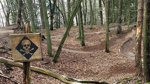 Schilder der Biker sprechen eine eigene Sprache.  Fotos: privat