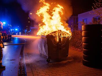 Mehrere Brandstiftungen im Würzburger Stadtgebiet – Brandstifter stellt sich der Polizei