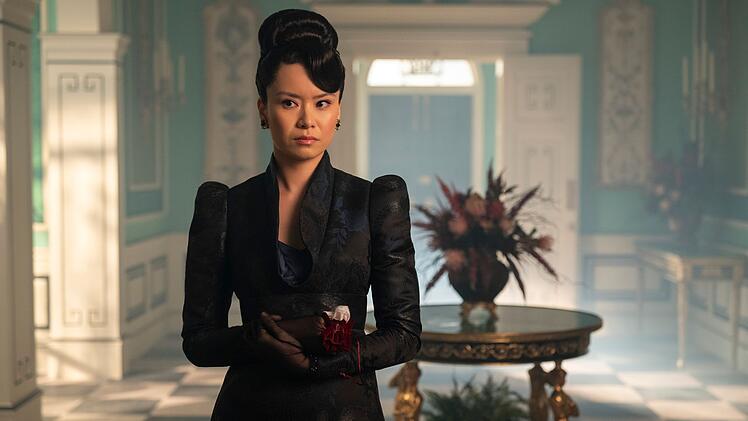 Katie Leung, die einst Cho Chang in den "Harry Potter"-Filmen spielte, macht nun als Stiefmutter Lady Araminta Gun Sophie das Leben schwer.