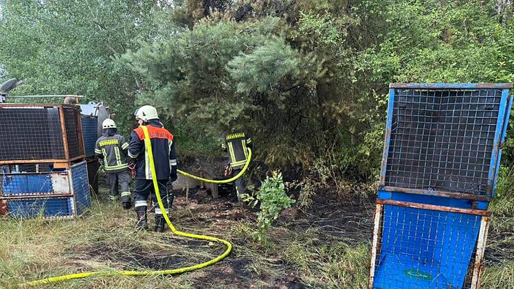 Medbach: Feuerwehr nach Blitzeinschlag zu Waldbrand alarmiert