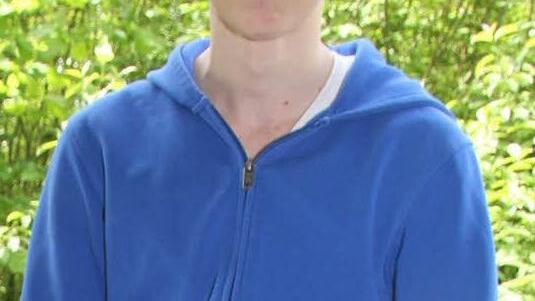 Stephan Axtner (18) war schon um 11 Uhr - also mehr als zwei Stunden vor Abgabeschluss fertig. "Ich hab alles noch mal sauber abgeschrieben, ich hab schon ein ganz gutes Gefühl", sagt er und lässt sich nicht stressen.