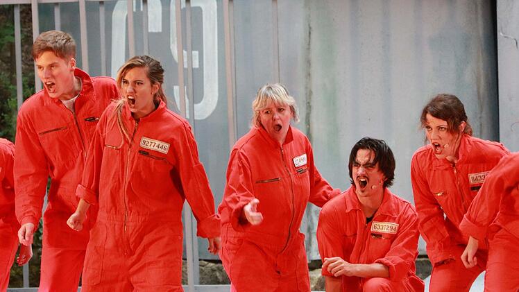 Die Musical Comedy "Blues Brothers in Prison" feierte Premiere auf der Waldbühne Heldritt.Foto: Jochen Berger