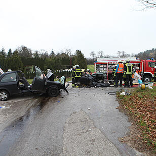 Ansbach: Frontalcrash - zwei Schwerverletzte
