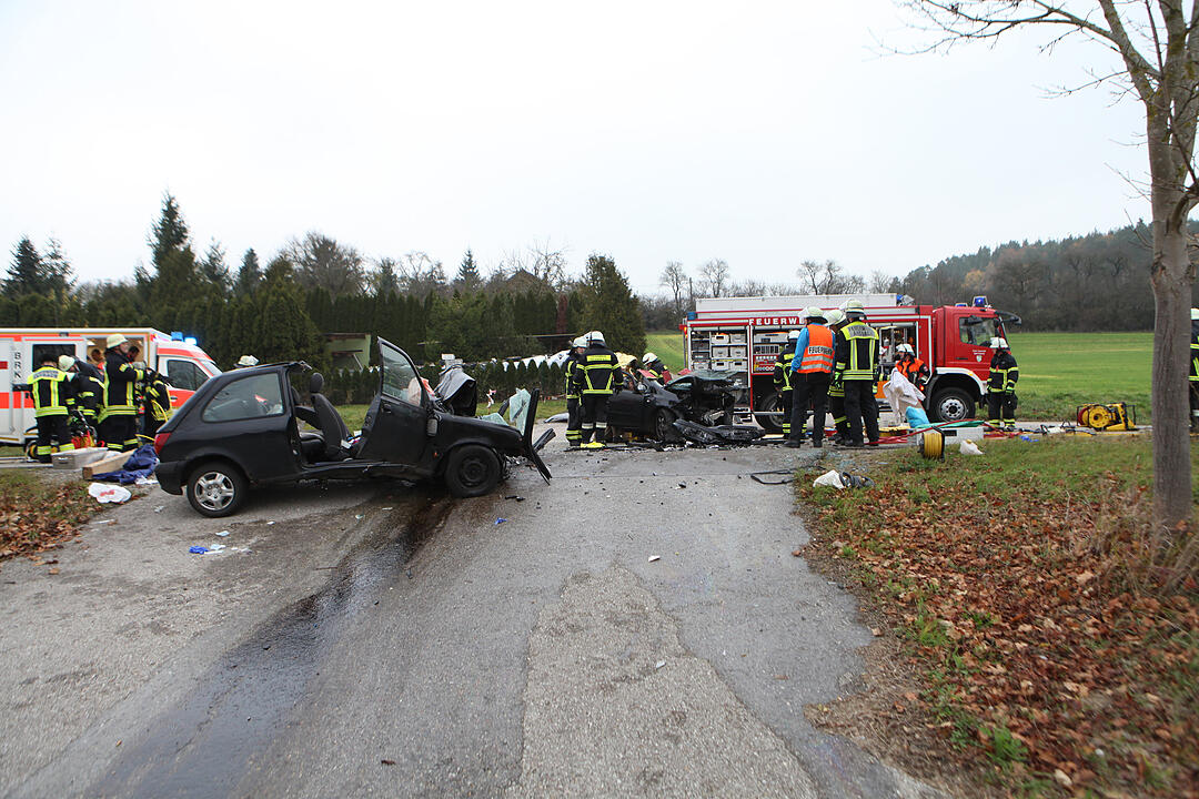 Ansbach: Frontalcrash - zwei Schwerverletzte