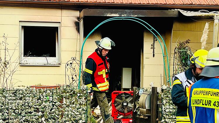 Schaden im sechsstelligen Bereich nach Brand von Haus im Kreis Würzburg