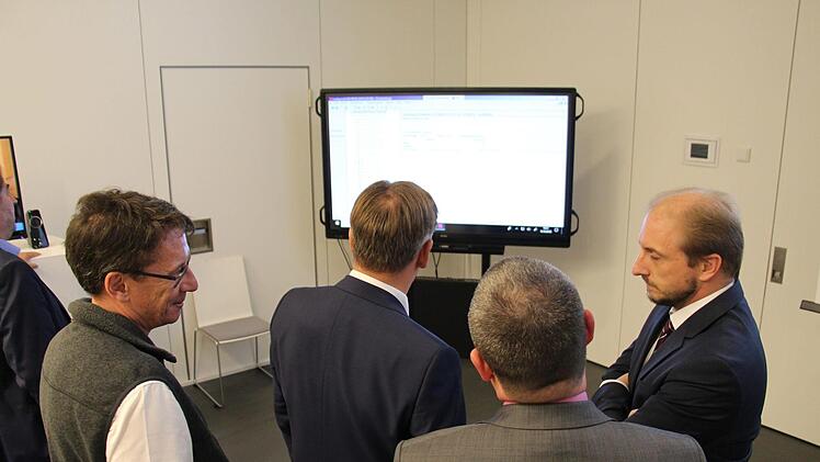 Leider war die Veranstaltung zur Landtagswahl 2018 im neuen Landratsamt Erlangen-Höchstadt diesmal sehr spärlich besucht. Foto: Christian Bauriedel