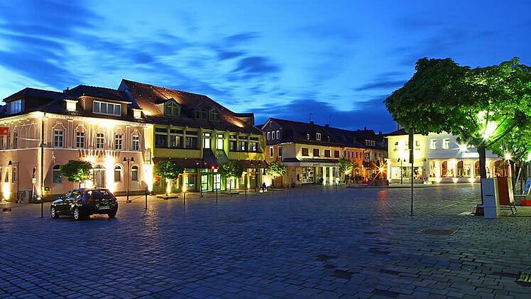 In Neustadt spitzt sich der Wahlkampf zu - obwohl der Posten des Oberbürgermeisters gar nicht neu besetzt wird. Foto: Albert Höchstädter
