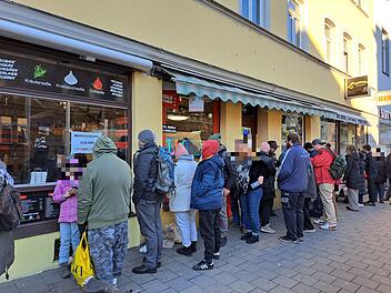 1-Cent-Döner in Bamberg: Großer Ansturm am Eröffnungstag