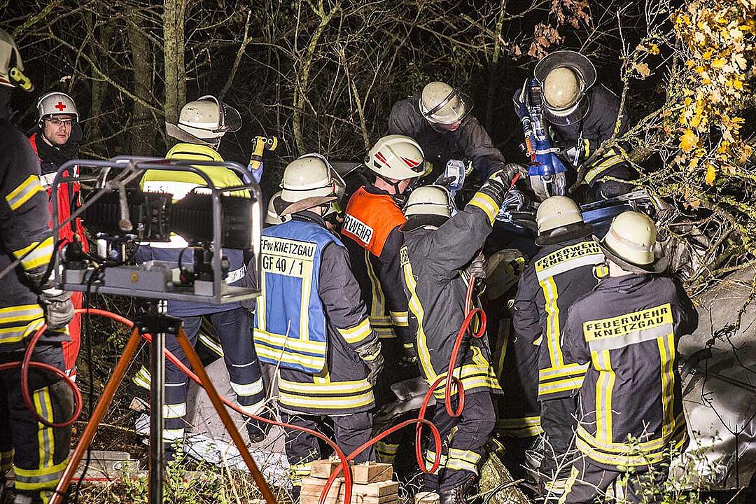 Haßfurt: Fahrer nach Unfall auf der A70 stundenlang eingeklemmt