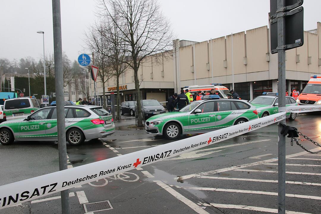 Coburg: SEK-Einsatz in Wohnung an Angerturnhalle – Haus wurde gestürmt