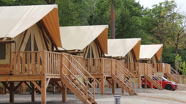 Camping, Campen, Wohnmobil, Wohnwagen, Urlaub, Caravan, Gas, Gaskartusche, Flasche