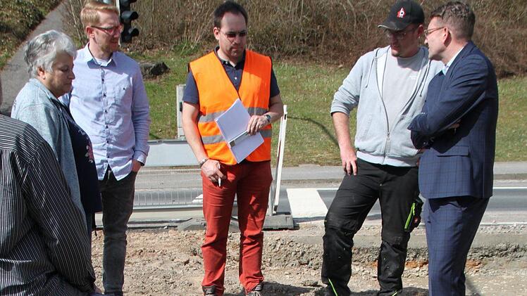 Auf alte Fundamente einer Tankstelle stießen die Bauleute auf Höhe des Aldi-Markts. Foto: Ulrike Müller