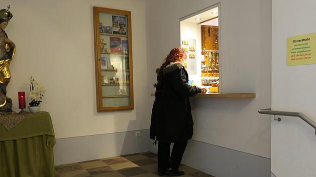 In Vierzehnheiligen ist der Pilgerstempel auf Nachfrage an der Klosterpforte zu erhalten. Nach entsprechenden Hinweisschildern sucht man vergeblich. Fotos: Bettina Dirauf