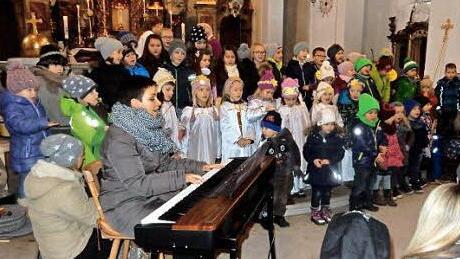 Die Kinder begeisterten unter der Leitung von Sonja Wissmüller mit ihren passenden Liedern zur Geschichte die vielen Gottesdienstbesucher.