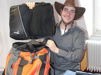 Taschen für den Rucksack - Denis Brünn sorgt für Ordnung.  Foto: Diana FuchsTaschen für den Rucksack - Denis Brünn sorgt für Ordnung.  Foto: Diana Fuchs