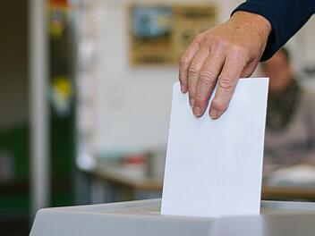 Lediglich 52,86 Prozent aller Wahlberechtigten gaben am Sonntag ihre Stimme ab - was Jürgen Baumgärtner (CSU) ärgert. Er möchte für seine Partei die Gründe dafür von externen Experten untersuchen lassen. Foto: Marian Hamacher