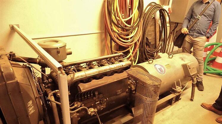 Das in die Jahre gekommene Notstromaggregat  soll durch ein neues ersetzt werden.