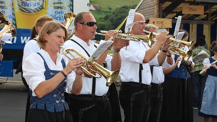 Natürlich gaben die Musiker eine Kostprobe aus ihrem Repertoire zum Besten. Foto: Sebastian Schmitt